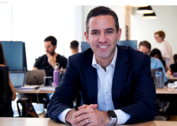 David Vélez, el hombre más rico de Colombia, eligió 7 universidades para entregar becas: estas son las instituciones