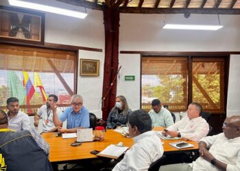 Vías del Samán adelantará acciones ante problemática en el corredor Cerritos – La Virginia en reunión con la Carder