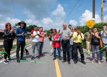 Con natillada, habitantes de la Bella celebraron la pavimentación de la vía, por parte de la Gobernación