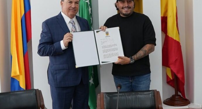 Gobernador de Risaralda presente en la posesión del nuevo rector de la UTP el Dr. Luis Fernando Gaviria Trujillo