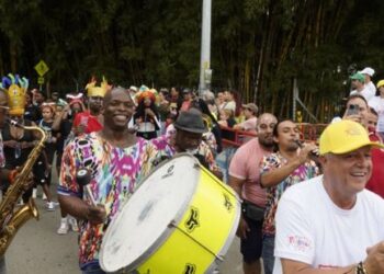 Dosquebradas llenó sus calles de color y magia con más de 500 participantes en el Desfile del Progreso