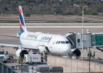 Régimen venezolano también cerró el espacio aéreo con Colombia: los vuelos estarán suspendidos por tres días