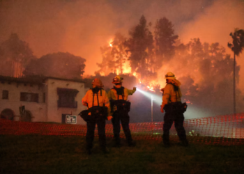 El devastador incendio en las colinas de Hollywood amenaza el emblemático Paseo de la Fama: hay alerta amarilla y al menos 130 mil evacuados