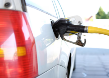 El precio de la gasolina y el diésel en Colombia aumentará en febrero, Ministerio de Hacienda dijo cuánto subirá