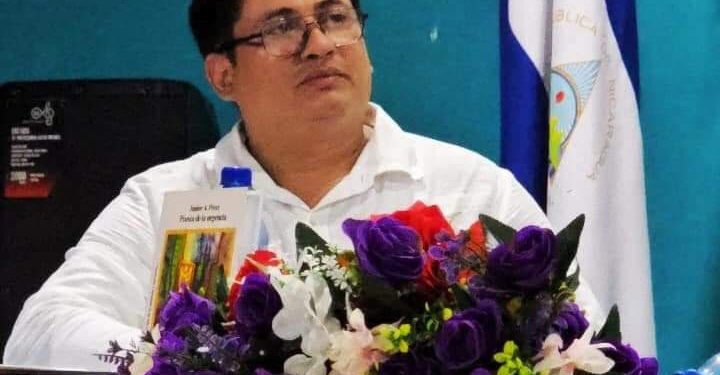 Poemas y biografía de Marvin Salvador Calero Molina