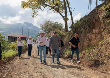 Gobernador anuncia estudios para vía entre Mistrató y Jardín en Antioquia