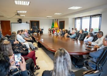 Gobernador Juan Diego Patiño lidera con los gremios agenda estratégica para el desarrollo de Risaralda