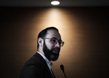 Petro aceptó la renuncia del ministro de Minas y Energía, Andrés Camacho: qué pasará ahora con las tarifas del gas y la luz