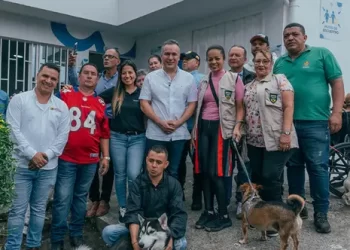 Alcalde cumple su compromiso y abre nueva sede del Hospital Público Veterinario en Villasantana