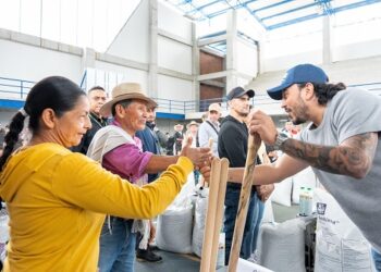 300 familias campesinas de Guática recibieron de la Gobernación insumos para su productividad