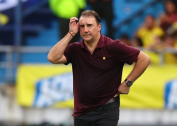 Néstor Lorenzo habló sobre Marino Hinestroza: “Lo recibimos con algún regaño”