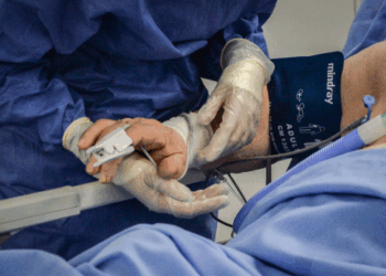 Organizaciones rechazan discurso del Gobierno sobre la reforma a la salud: “Mientras tanto, los pacientes mueren en el presente”