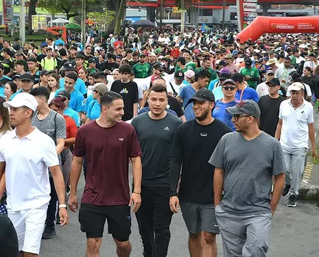 Pereira celebró el Día Mundial de la Actividad Física con una caminata que reunió cerca de 3.000 personas