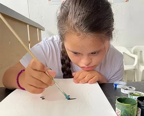 En el primer trimestre de 2025 alrededor de 3.000 niños y niñas, reciben formación artística en la Escuela de Arte Comunal