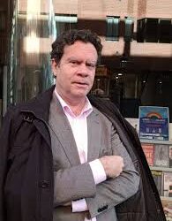 El novelista que ordena el caos del alma en «Pedazos de tiempo» Entrevista a Fernando Alonso Barahona.