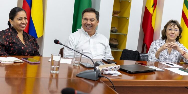 UTP y Universidad Piloto de Colombia fortalecen lazos para la articulación académica, investigativa y social