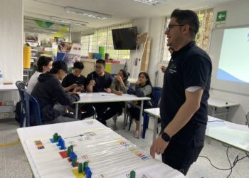 Estudiantes del SENA visitan la UTP y experimentan la logística en acción 