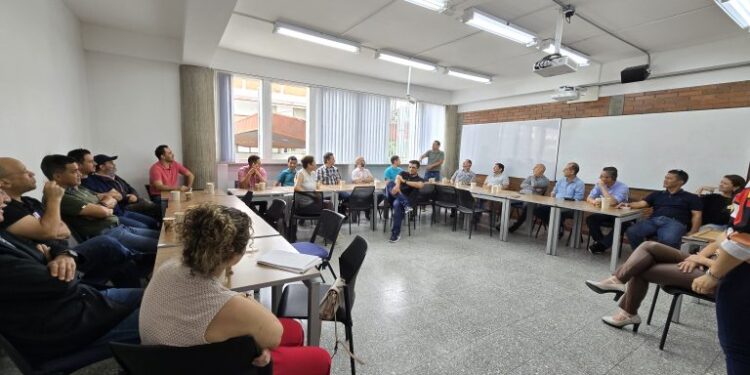 Homenaje a una vida dedicada a la ingeniería: Educardo Roncancio, 50 años de historia en la Facultad de Mecánica Aplicada