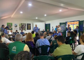 El director de la CARDER participa en el lanzamiento del 65.º aniversario de Parques Nacionales Naturales de Colombia