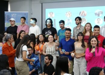 Orgullo que trasciende fronteras: Padres y estudiantes UTP se preparan para nuevas experiencias en el exterior