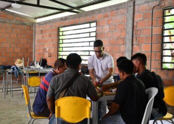 Con enfoque STEM, la Facultad de Ciencias de la Educación transforma prácticas pedagógicas en comunidades indígenas de Pueblo Rico