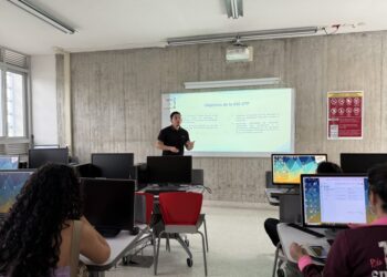 La UTP fortalece la inserción laboral de sus egresados con taller sobre registro en plataformas oficiales de empleo