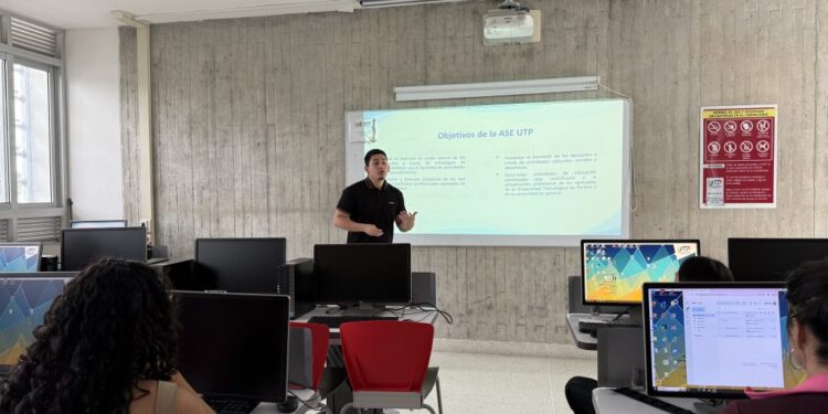 La UTP fortalece la inserción laboral de sus egresados con taller sobre registro en plataformas oficiales de empleo