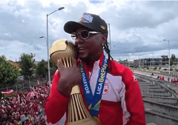 En imágenes: Bogotá se vistió de rojo para recibir a Santa Fe con su décima estrella