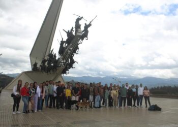 Explorando la ingeniería en el campo: estudiantes de la UTP visitan la Fuerza Aeroespacial Colombiana y Acerías Paz del Río