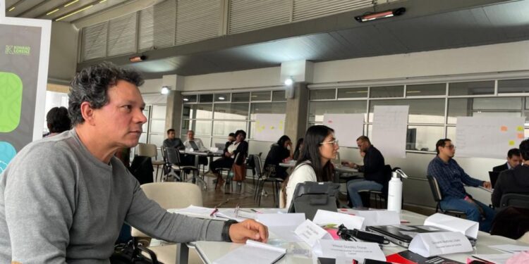 El director del Doctorado en Ciencias, José Rodrigo González Granada, Ph.D., participa en el 9.º Encuentro de Directores de Carrera de ACOFACIEN