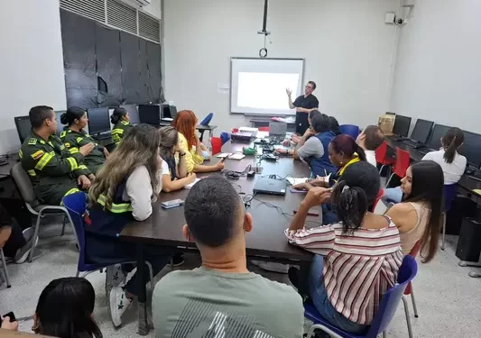 Personal de la Diger Pereira se capacita en atención inclusiva