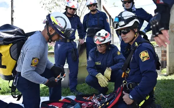 Bomberos Oficiales Pereira se preparan para la reacreditación del grupo USAR COL-22