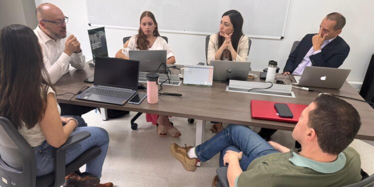 La Facultad de Ciencias de la Salud de la UTP fortalece el liderazgo docente con el proyecto HuBIoC: hacia la creación de un Aula Global