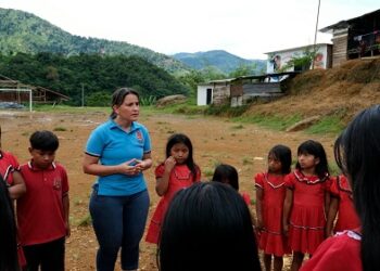 Uniforme de institución educativa indígena de Risaralda fue escogido para una muestra nacional en Bogotá