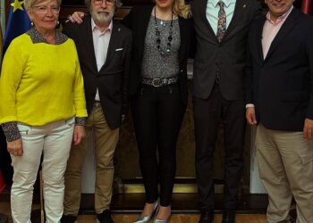 La voz que ilumina la libertad en la  comunicación