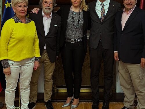 La voz que ilumina la libertad en la  comunicación