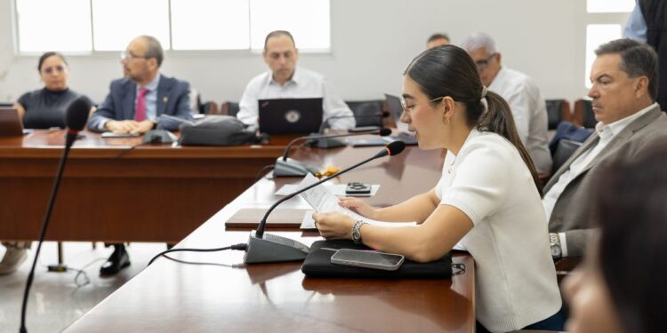 Andrés Escobar Mejía se posesiona como representante de los docentes ante el Consejo Superior de la UTP