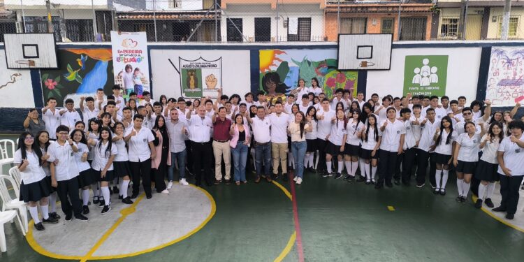 La estrategia ‘Charlas con el Secre’ llegó a la institución educativa Augusto Zuluaga Patiño, con un mensaje de motivación para los estudiantes