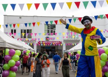 Más de 400 estudiantes participaron en la Feria de Prácticas Universitarias “Conectando Talento”