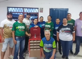 Habitantes y deportistas de la vereda Montelargo, recibieron su nueva cancha múltiple entregada por la Alcaldía de Pereira