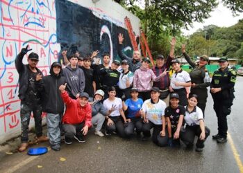 Alcaldía de Pereira embellece entrada a La Florida con mural inspirado en la naturaleza