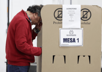 Qué pasará con la pensión y el salario de Petro por aparecer en Lista Clinton: las dudas que rodean la medida contra el jefe de Estado