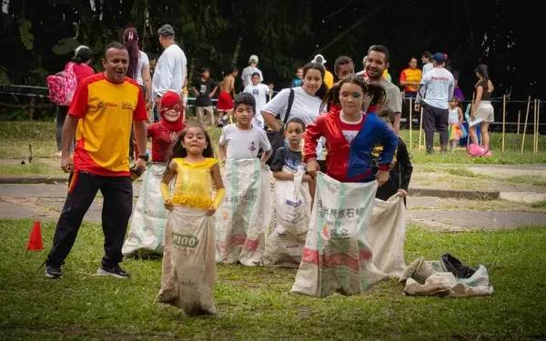 Pereira celebró el Día del Disfraz, con la participación de más de 2.000 niños y niñas