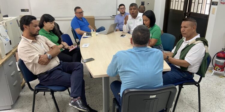 Delegación del SENA visita la UTP para impulsar iniciativas en bioinsumos y sostenibilidad