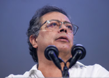 Petro se despachó tras las críticas por el sistema pensional, tras aumento del salario mínimo: “Son un negocio financiero y no un derecho”