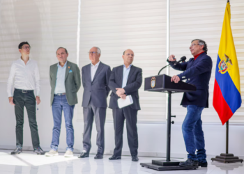 Exfuncionaria de Gustavo Petro criticó proyecto del Gobierno que afectaría los fondos de pensiones: “No es responsable con los colombianos”