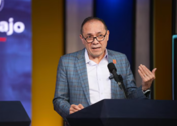 Antonio Sanguino sacó pecho por el Gobierno Petro y defendió el salario vital: “No más abusos con la vivienda de los más pobres”