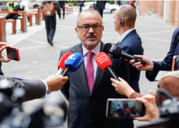 Ministro de Justicia dejaría solo a Gustavo Petro en su idea de convocar una asamblea nacional constituyente: “No creo que la firme”