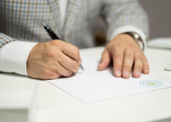 Así la reforma laboral limita la prestación de servicios y prohíbe su uso en cargos con funciones permanentes