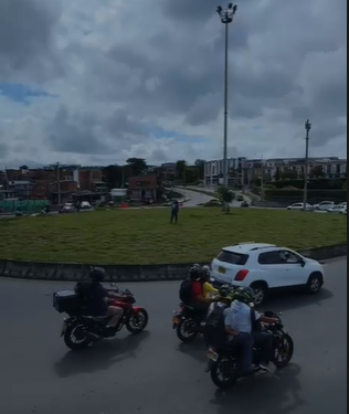 ATENCIÓN CONDUCTORES Y PEATONES: NUEVOS AJUSTES VIALES EN LA INTERSECCIÓN CORALES